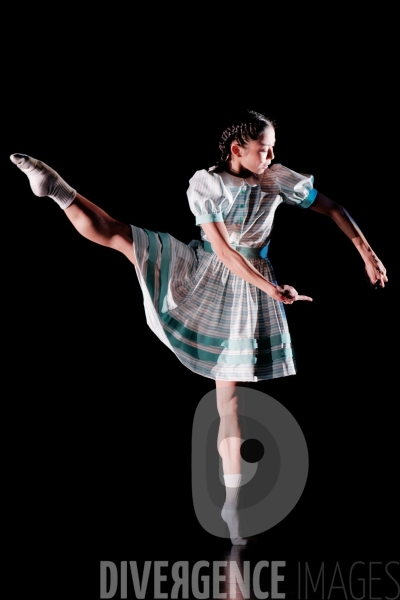 Alice / Philip Glass / Amir Hosseinpour, Jonathan Lunn / Ballet de l Opéra national du Rhin