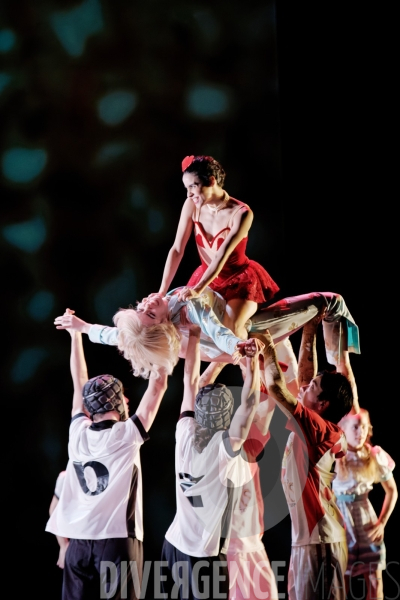 Alice / Philip Glass / Amir Hosseinpour, Jonathan Lunn / Ballet de l Opéra national du Rhin