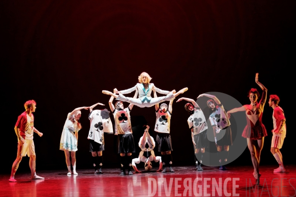 Alice / Philip Glass / Amir Hosseinpour, Jonathan Lunn / Ballet de l Opéra national du Rhin