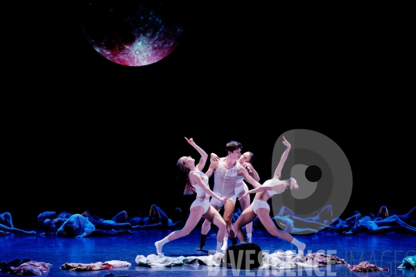 Alice / Philip Glass / Amir Hosseinpour, Jonathan Lunn / Ballet de l Opéra national du Rhin