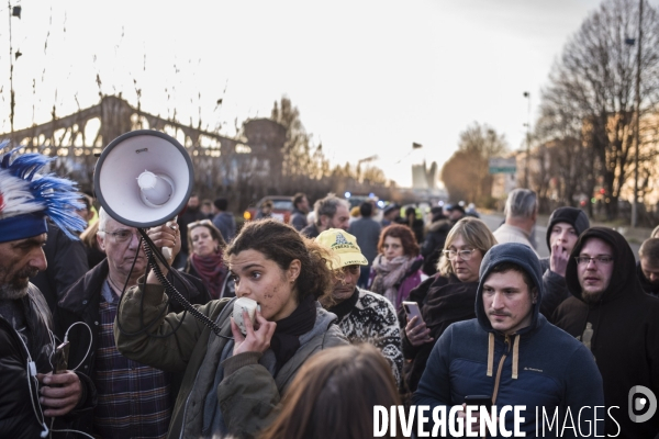 Convoi de la liberte en route vers paris.