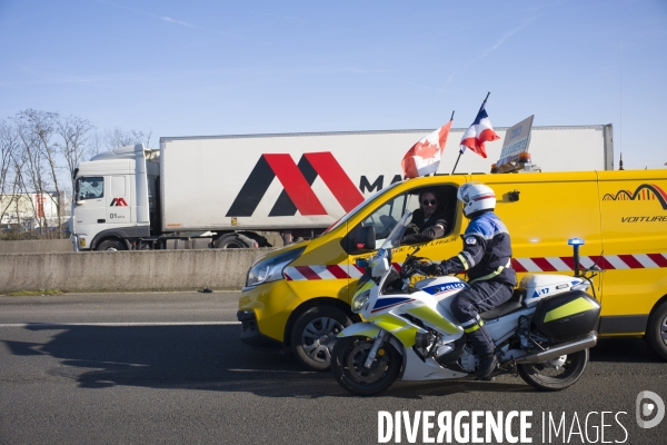 Convoi de la liberte en route vers paris.