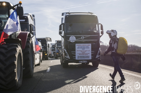 Convoi de la liberte en route vers paris.