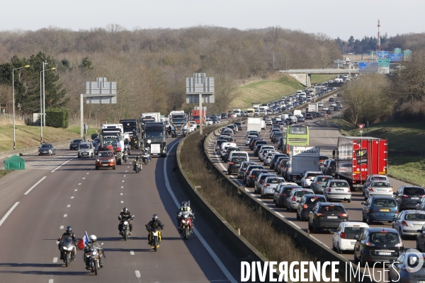 Convoi de la liberte en route vers paris.