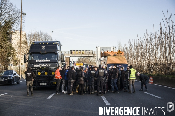 Convoi de la liberte en route vers paris.