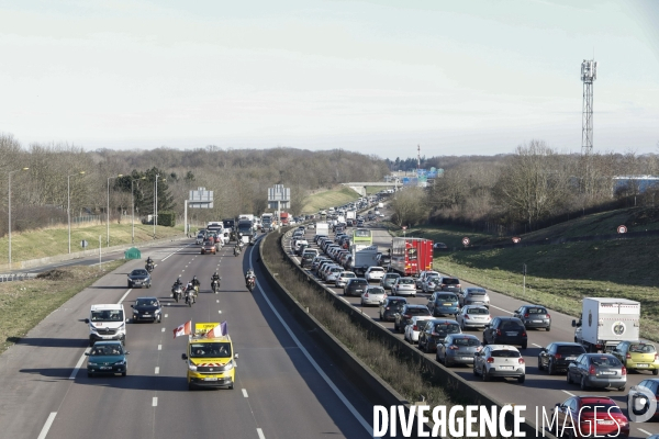 Convoi de la liberte en route vers paris.