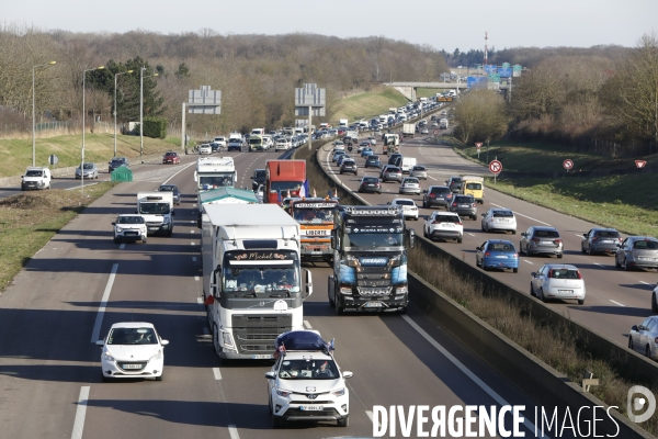 Convoi de la liberte en route vers paris.