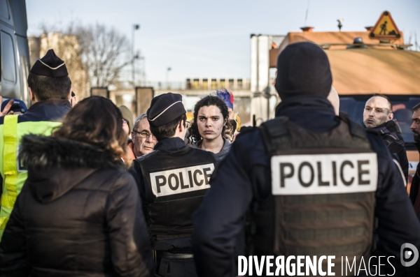 Convoi de la liberte en route vers paris.