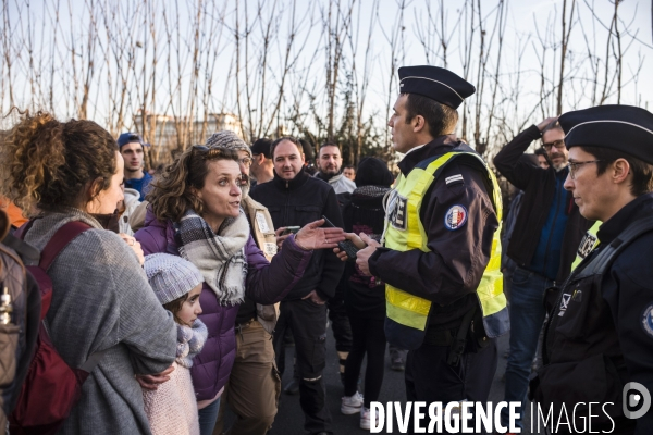 Convoi de la liberte en route vers paris.
