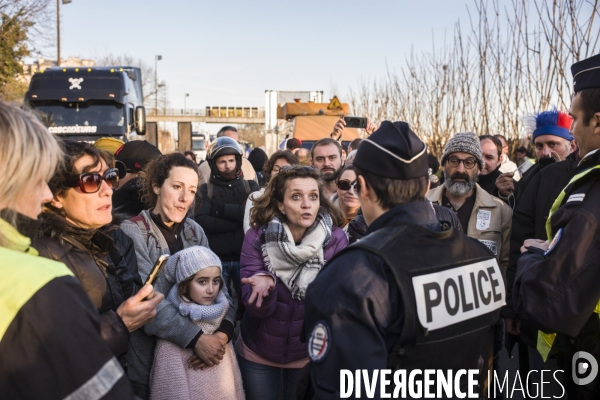 Convoi de la liberte en route vers paris.