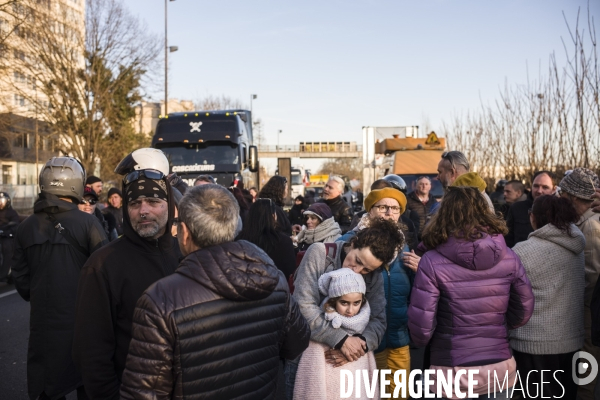 Convoi de la liberte en route vers paris.