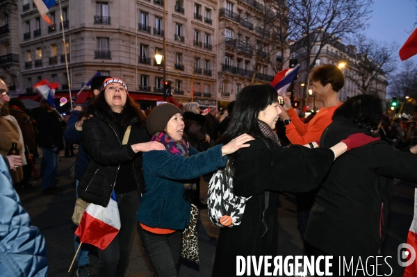 Convoi de la liberté à Paris, dans la manifestation nationale citoyenne et pacifique contre le pass vaccinal, contre la gestion de la crise sanitaire par le gouvernement. Paris le 12 février 2022. Freedom convoy and Vaccine pass.