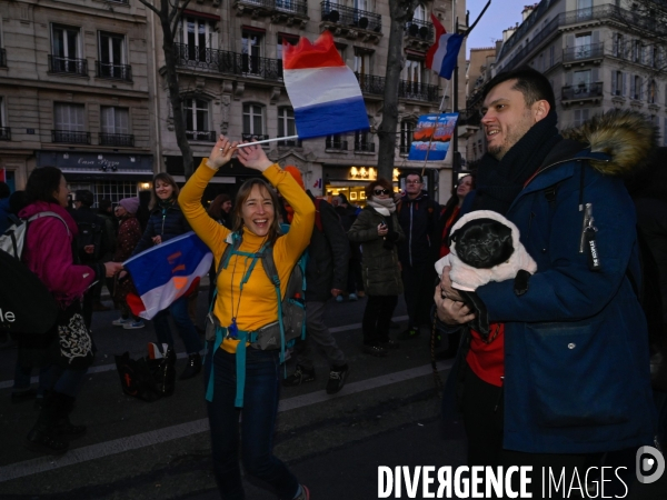 Convoi de la liberté à Paris, dans la manifestation nationale citoyenne et pacifique contre le pass vaccinal, contre la gestion de la crise sanitaire par le gouvernement. Paris le 12 février 2022. Freedom convoy and Vaccine pass.