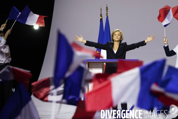 Premier grand meeting de campagne de Valérie PECRESSE au Zenith de Paris