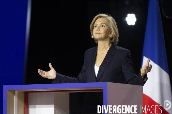 Premier grand meeting de campagne de Valérie PECRESSE au Zenith de Paris