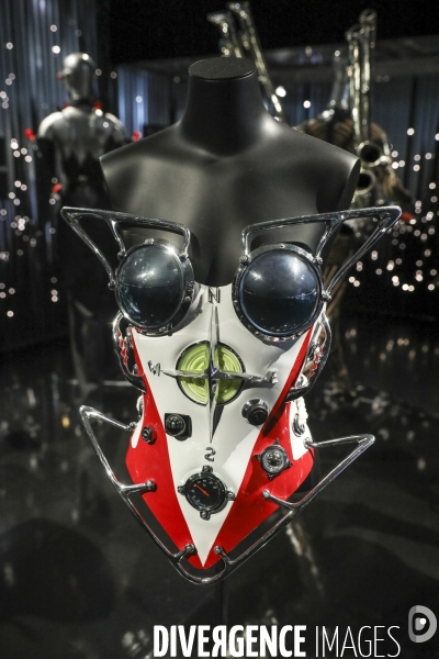 Collection hiver buick expo thierry mugler couturissime