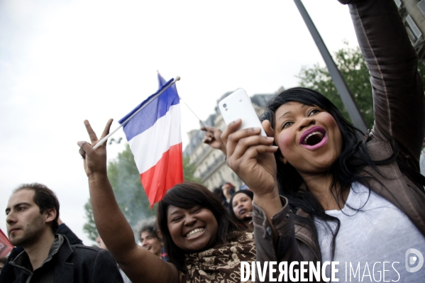 Hollande in, Sarkozy out, place de la bastille, Paris, 06/05/2012