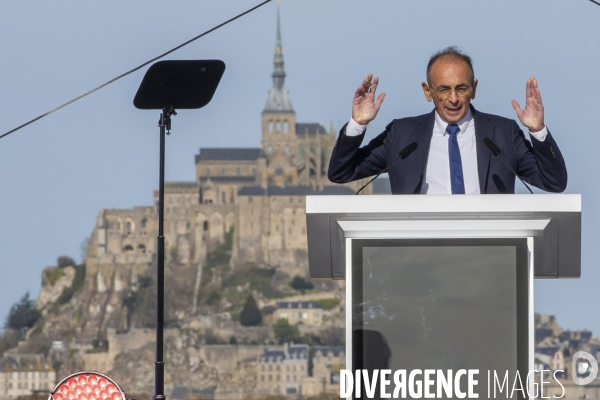 Meeting d Eric ZEMMOUR devant le Mont-Saint-Michel.