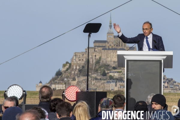 Meeting d Eric ZEMMOUR devant le Mont-Saint-Michel.