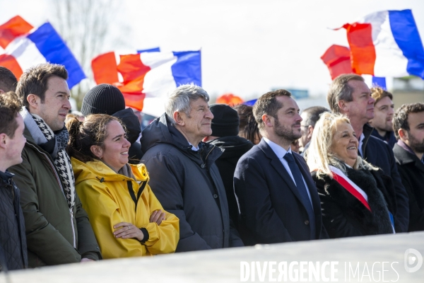 Meeting d Eric ZEMMOUR devant le Mont-Saint-Michel.