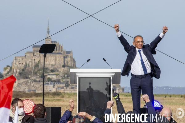 Meeting d Eric ZEMMOUR devant le Mont-Saint-Michel.