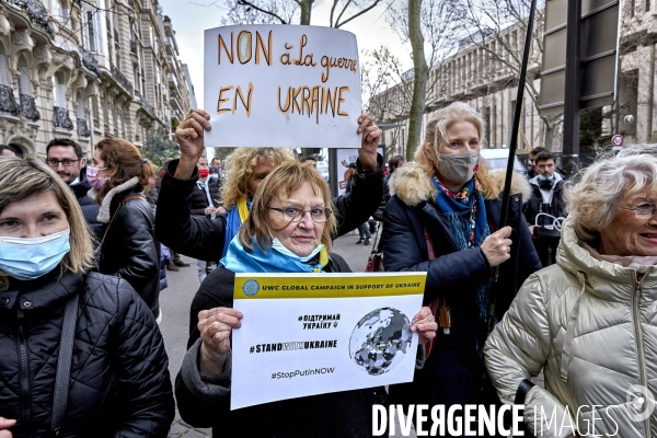 Manifestation pour l Ukraine devant l ambassade de Russie à Paris