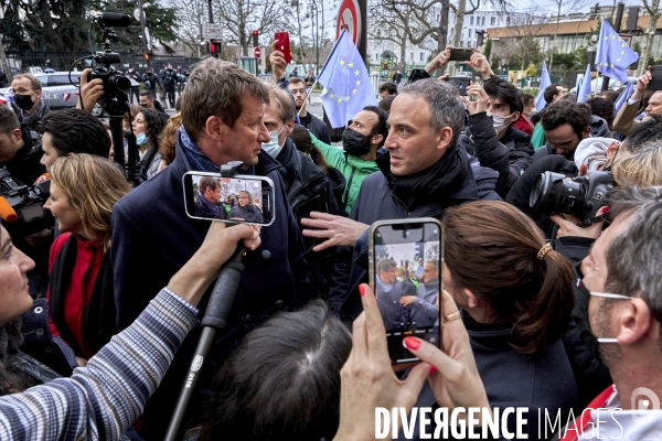 Manifestation pour l Ukraine devant l ambassade de Russie à Paris