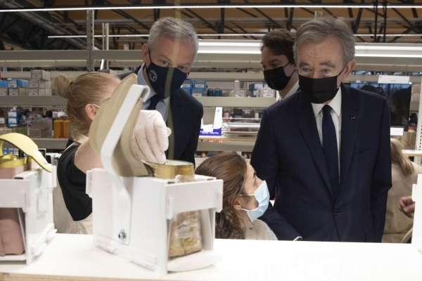 Inauguration de nouveaux ateliers Louis Vuitton par Bernard ARNAULT.