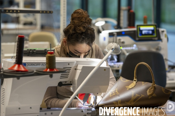 Les nouveaux ateliers de fabrication de maroquinerie de luxe LVMH.