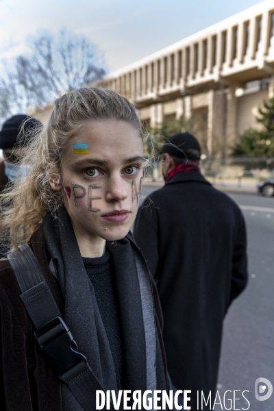 Manifestation des ukrainiens devant l ambassade de Russie à Paris