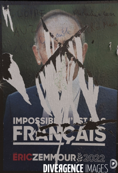 Affiche électorale  lacérée pour la présidentielle du candidat  Eric Zemmour