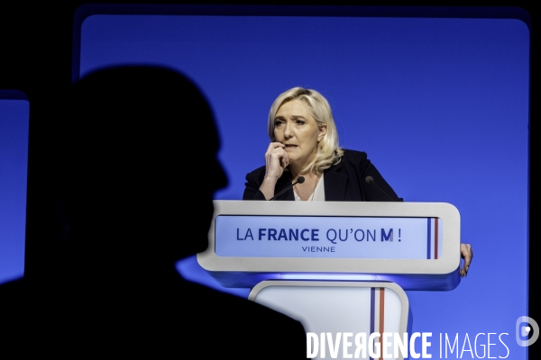 Marine Le Pen en metting à Vienne.