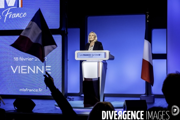 Marine Le Pen en metting à Vienne.