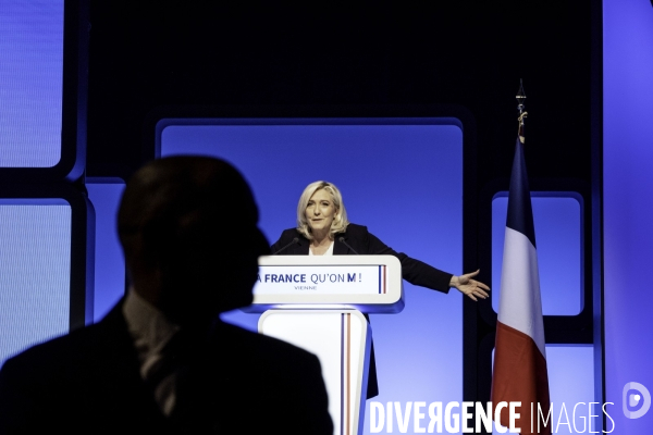 Marine Le Pen en metting à Vienne.