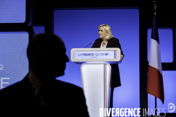 Marine Le Pen en metting à Vienne.