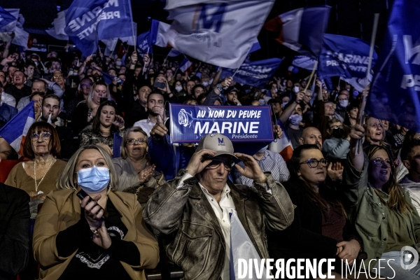 Marine Le Pen en metting à Vienne.