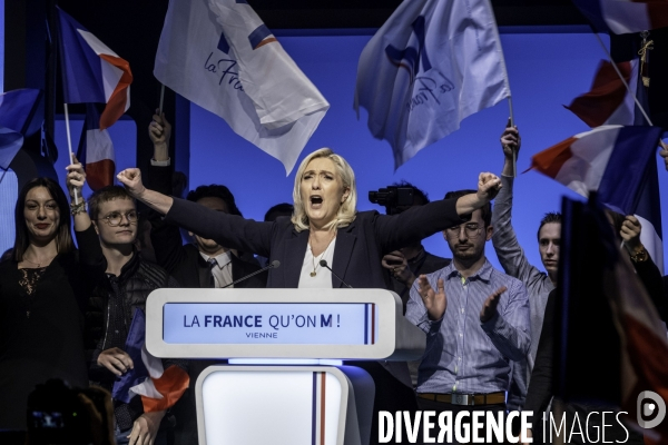 Marine Le Pen en metting à Vienne.