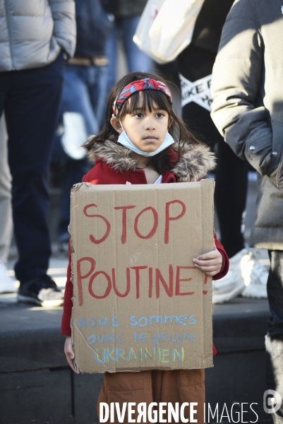 Guerre en UKRAINE. Rassemblement à Paris contre l invasion RUSSE en UKRAINE. Le 26.02.2022. Conflict in Ukraine. People protest against Russia s military invasion of Ukraine.