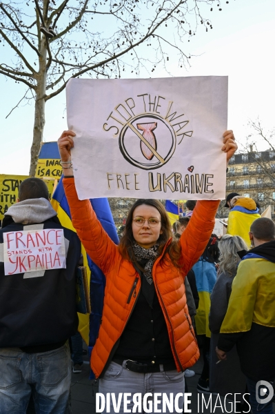 Guerre en UKRAINE. Rassemblement à Paris contre l invasion RUSSE en UKRAINE. Le 26.02.2022. Conflict in Ukraine. People protest against Russia s military invasion of Ukraine.