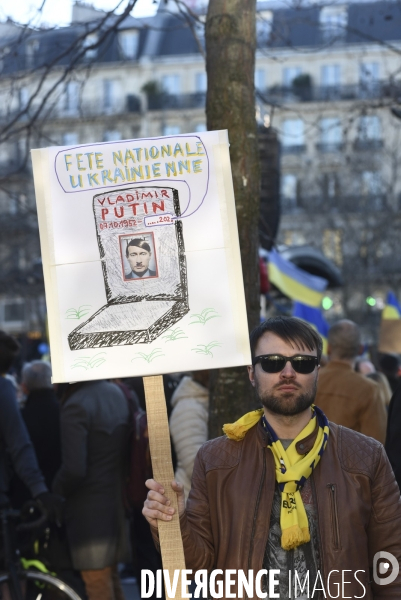 Guerre en UKRAINE. Rassemblement à Paris contre l invasion RUSSE en UKRAINE. Le 26.02.2022. Conflict in Ukraine. People protest against Russia s military invasion of Ukraine.