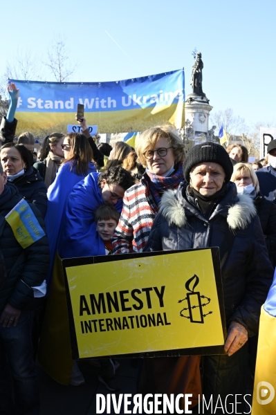 Guerre en UKRAINE. Rassemblement à Paris contre l invasion RUSSE en UKRAINE. Le 26.02.2022. Conflict in Ukraine. People protest against Russia s military invasion of Ukraine.