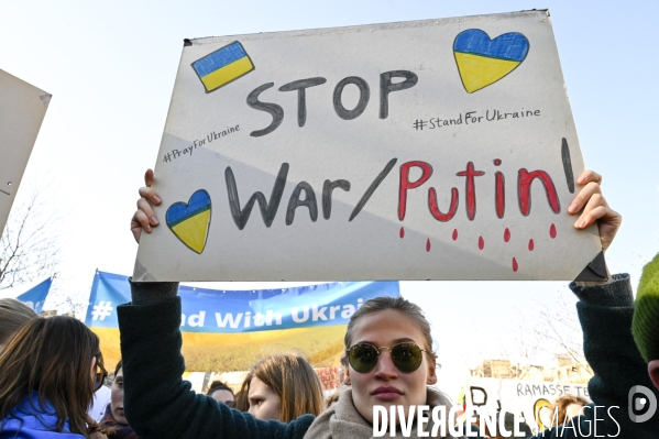 Guerre en UKRAINE. Rassemblement à Paris contre l invasion RUSSE en UKRAINE. Le 26.02.2022. Conflict in Ukraine. People protest against Russia s military invasion of Ukraine.