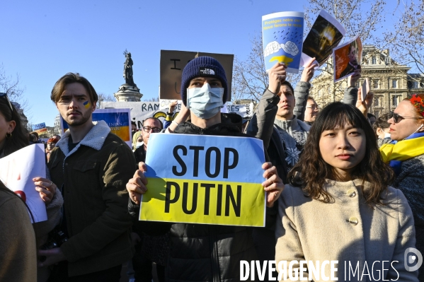 Guerre en UKRAINE. Rassemblement à Paris contre l invasion RUSSE en UKRAINE. Le 26.02.2022. Conflict in Ukraine. People protest against Russia s military invasion of Ukraine.