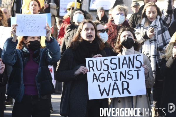 Guerre en UKRAINE. Rassemblement à Paris contre l invasion RUSSE en UKRAINE. Le 26.02.2022. Conflict in Ukraine. People protest against Russia s military invasion of Ukraine.