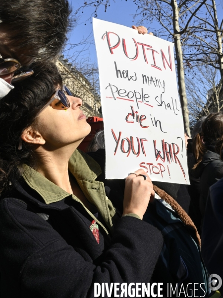 Guerre en UKRAINE. Rassemblement à Paris contre l invasion RUSSE en UKRAINE. Le 26.02.2022. Conflict in Ukraine. People protest against Russia s military invasion of Ukraine.
