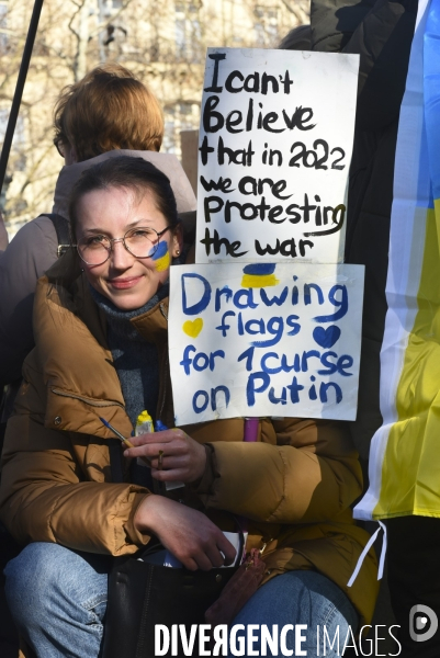 Guerre en UKRAINE. Rassemblement à Paris contre l invasion RUSSE en UKRAINE. Le 26.02.2022. Conflict in Ukraine. People protest against Russia s military invasion of Ukraine.