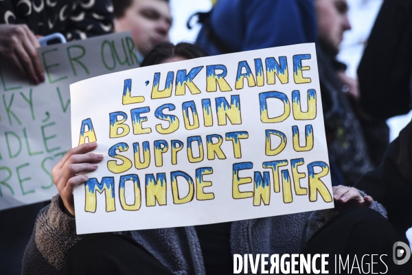 Guerre en UKRAINE. Rassemblement à Paris contre l invasion RUSSE en UKRAINE. Le 26.02.2022. Conflict in Ukraine. People protest against Russia s military invasion of Ukraine.