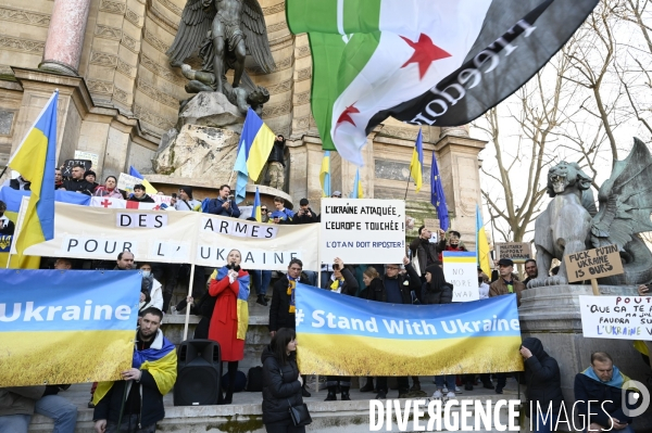 Guerre en UKRAINE. Rassemblement à Paris contre l invasion RUSSE en UKRAINE. Le 27.02.2022. Conflict in Ukraine. People protest against Russia s military invasion of Ukraine.