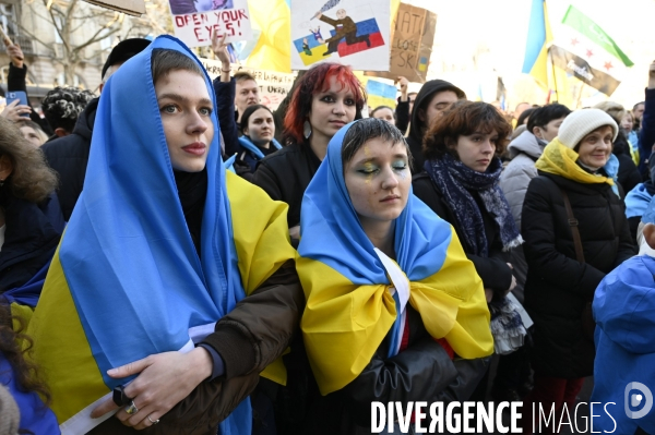 Guerre en UKRAINE. Rassemblement à Paris contre l invasion RUSSE en UKRAINE. Le 27.02.2022. Conflict in Ukraine. People protest against Russia s military invasion of Ukraine.