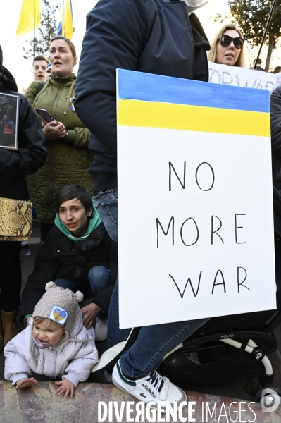 Guerre en UKRAINE. Rassemblement à Paris contre l invasion RUSSE en UKRAINE. Le 27.02.2022. Conflict in Ukraine. People protest against Russia s military invasion of Ukraine.